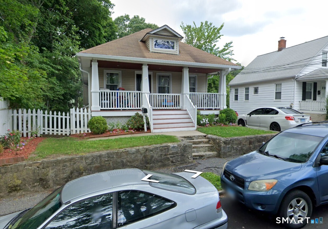 19 Ridgeway Street Stamford, CT 06907 - Photo 1 of 19 Gallery Image 1