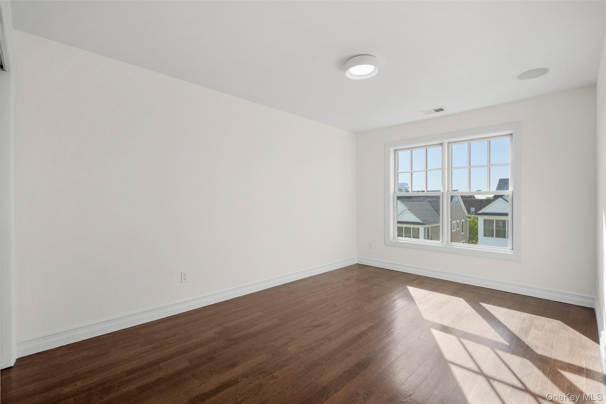 22 Hidden Ridge Court Scarsdale, NY 10583 - Photo 15 of 23