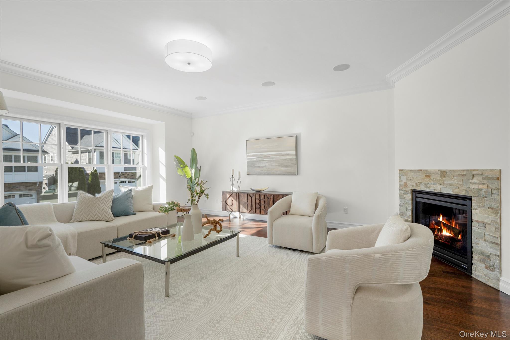 22 Hidden Ridge Court Scarsdale, NY 10583 - Photo 2 of 23