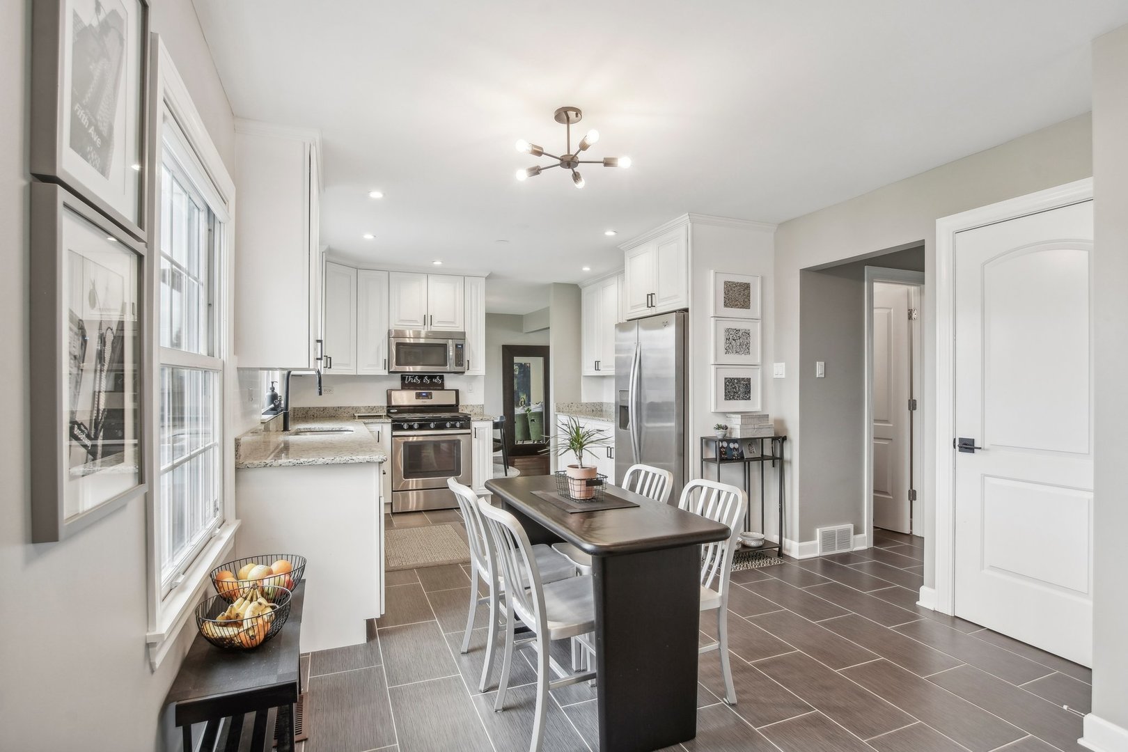 1828 Kings Point Drive North Addison, IL 60101 - Photo 12 of 42 Gallery Image 12