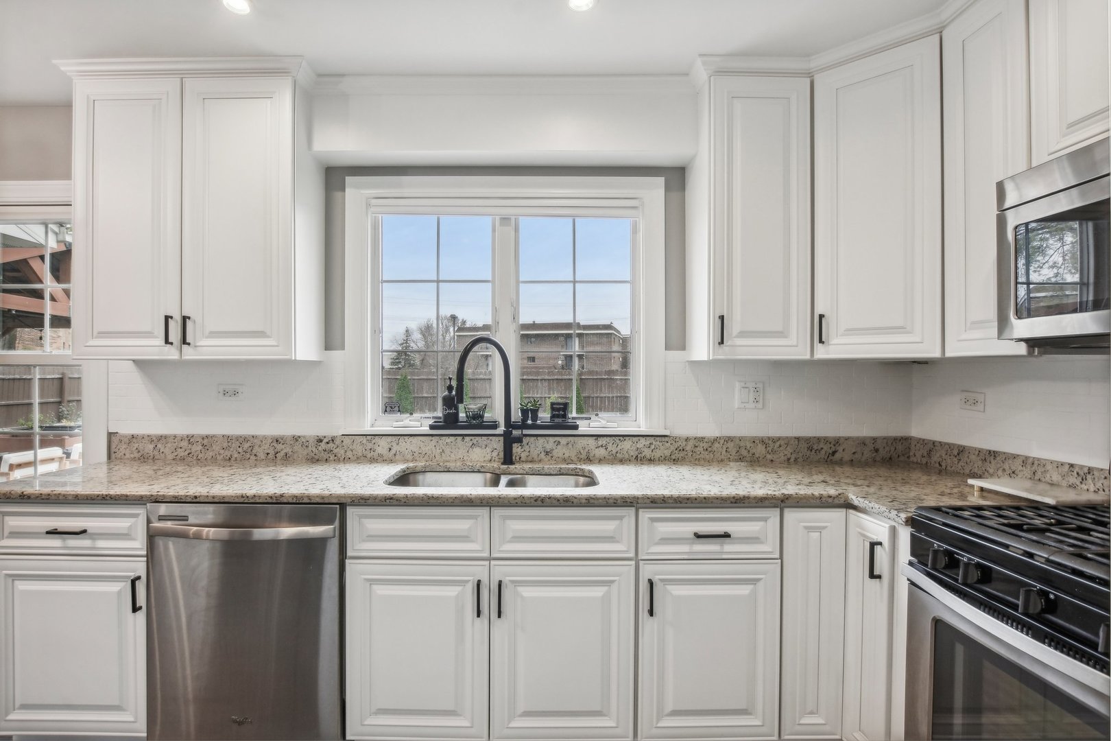 1828 Kings Point Drive North Addison, IL 60101 - Photo 14 of 42 Gallery Image 14