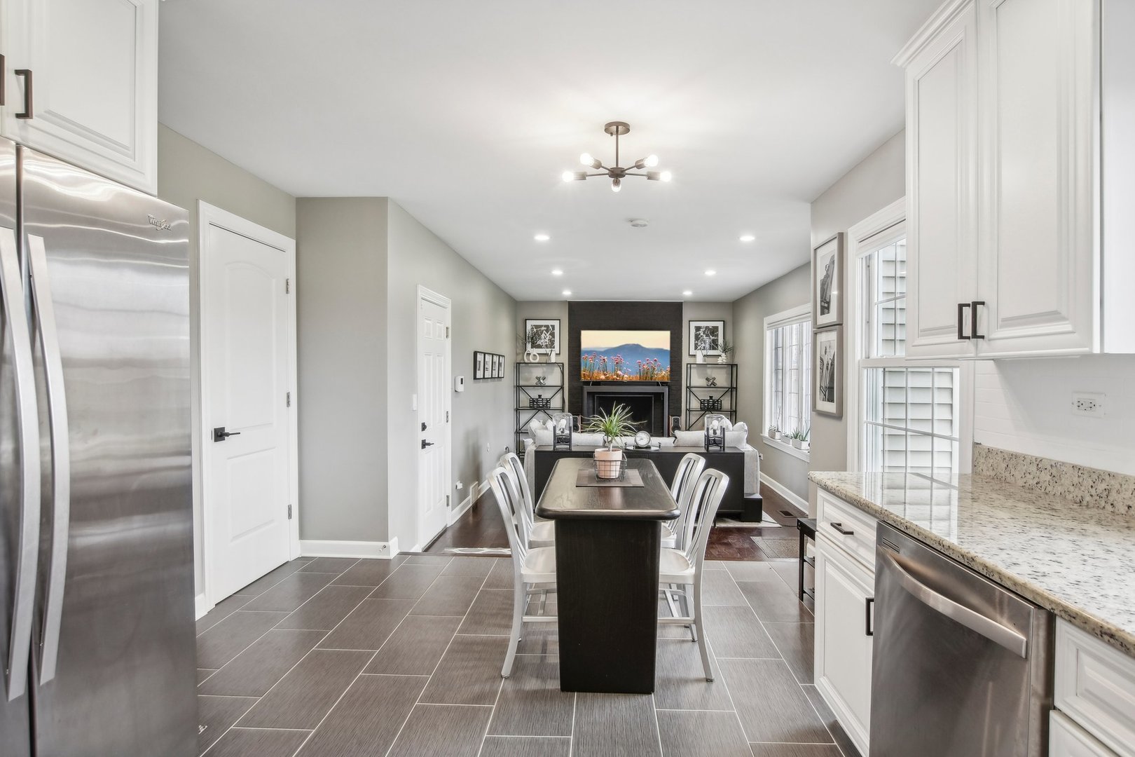1828 Kings Point Drive North Addison, IL 60101 - Photo 15 of 42 Gallery Image 15