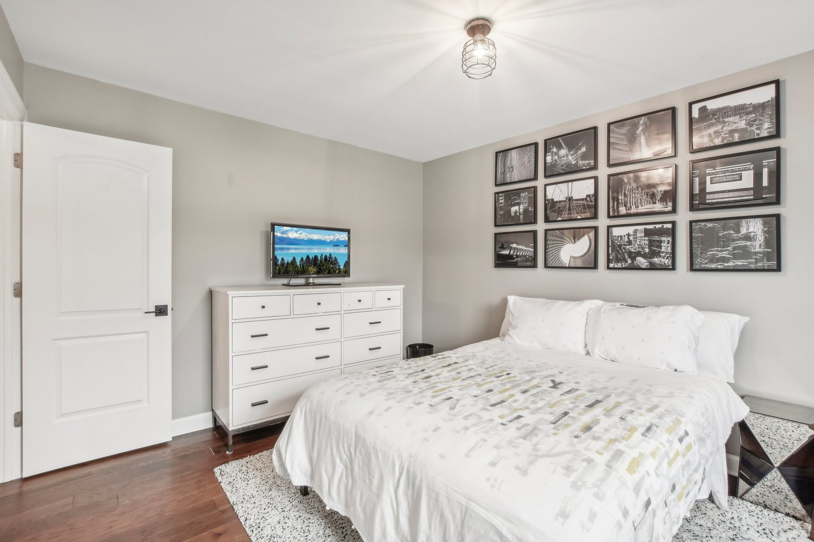 1828 Kings Point Drive North Addison, IL 60101 - Photo 25 of 42 Gallery Image 25