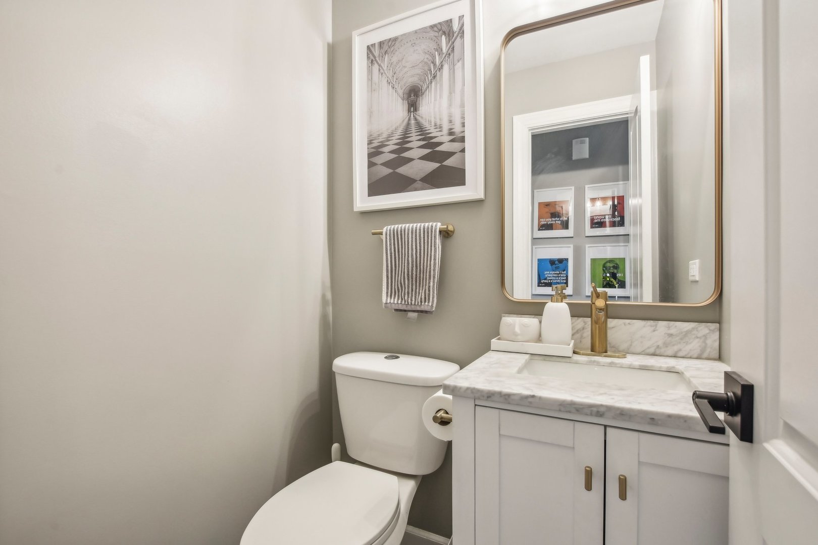 1828 Kings Point Drive North Addison, IL 60101 - Photo 33 of 42 Gallery Image 33
