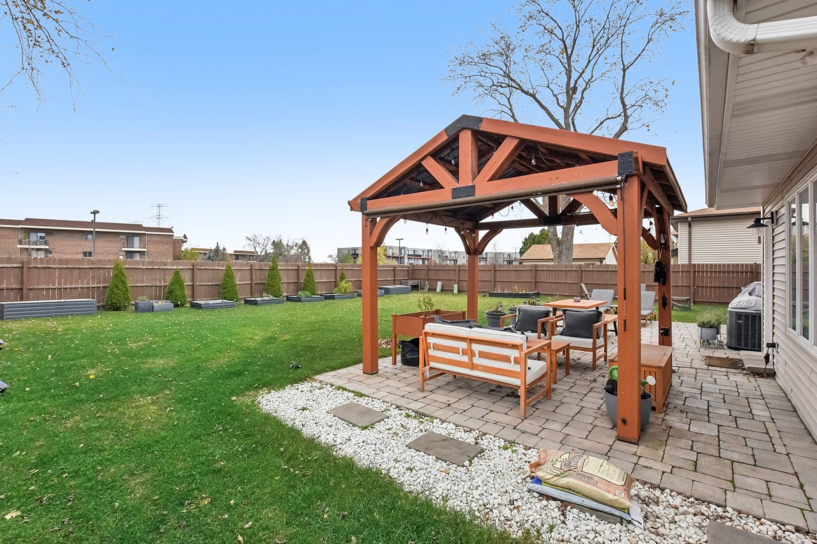 1828 Kings Point Drive North Addison, IL 60101 - Photo 40 of 42 Gallery Image 40