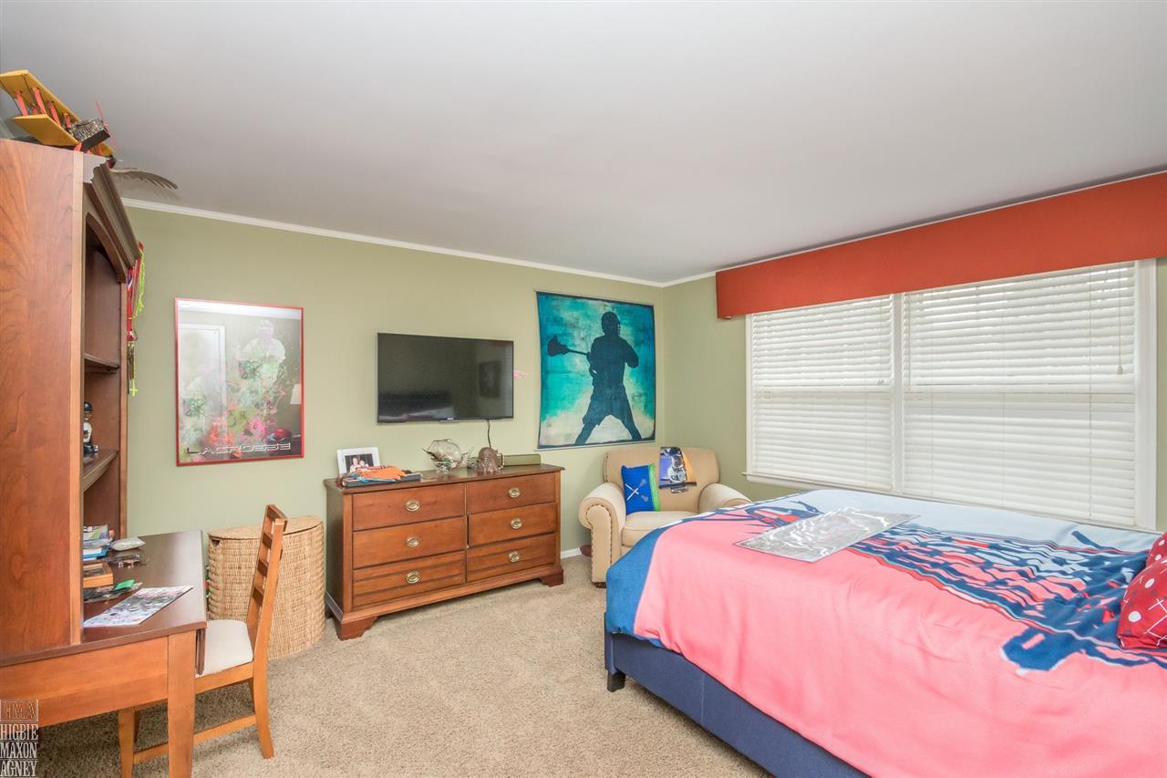 175 Touraine Road Grosse Pointe, MI 48236 - Photo 20 of 31 31393880-19.JPG