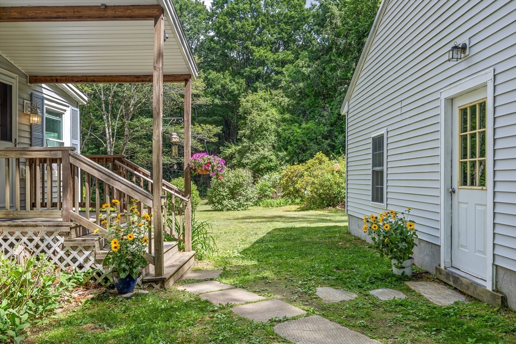 294 North Valley Road Pelham, MA 01002 - Photo 14 of 42