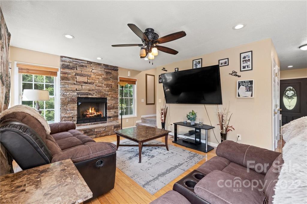 103 Noble Road Fairview, NC 28730 - Photo 5 of 30 Gallery Image 5