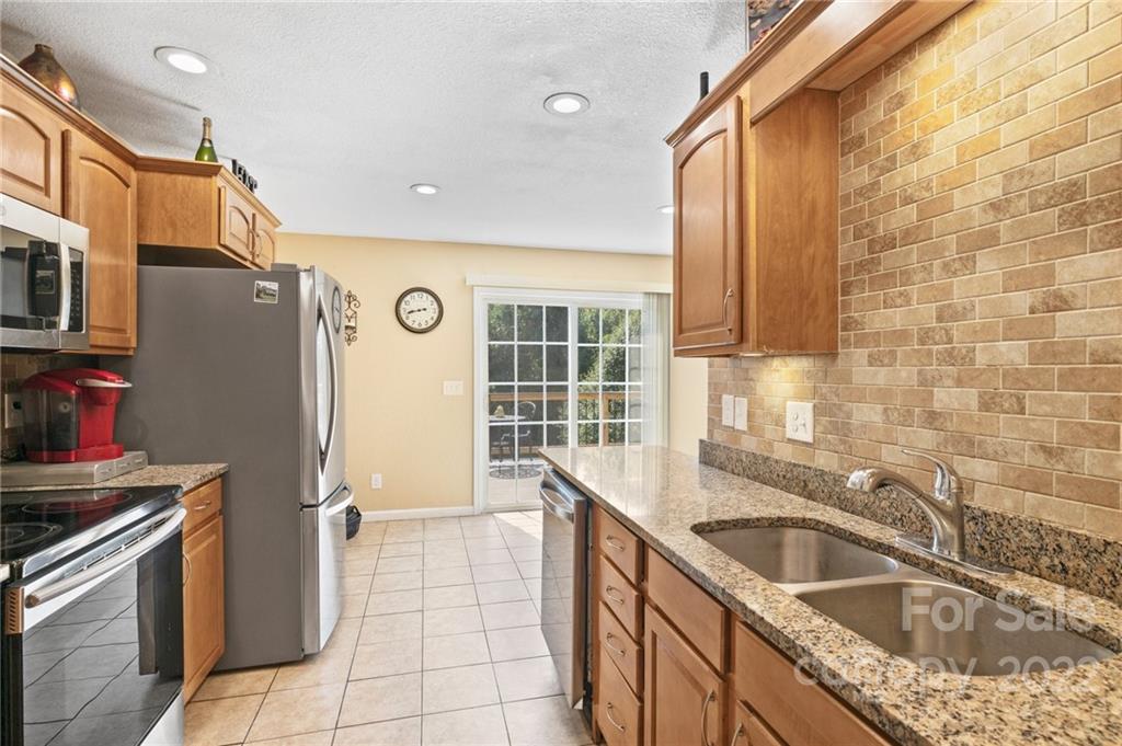 103 Noble Road Fairview, NC 28730 - Photo 10 of 30 Gallery Image 10