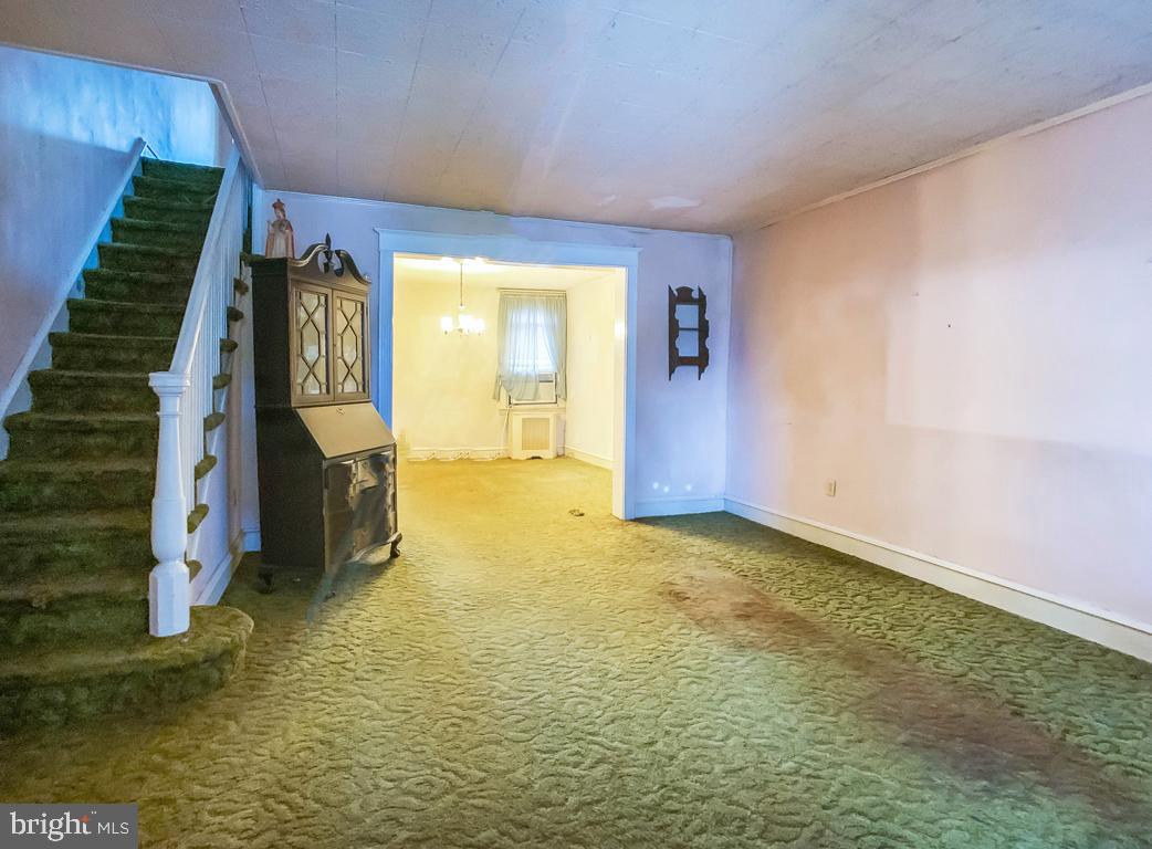 305 Sanford Road Upper Darby, PA 19082 - Photo 2 of 27 Gallery Image 2