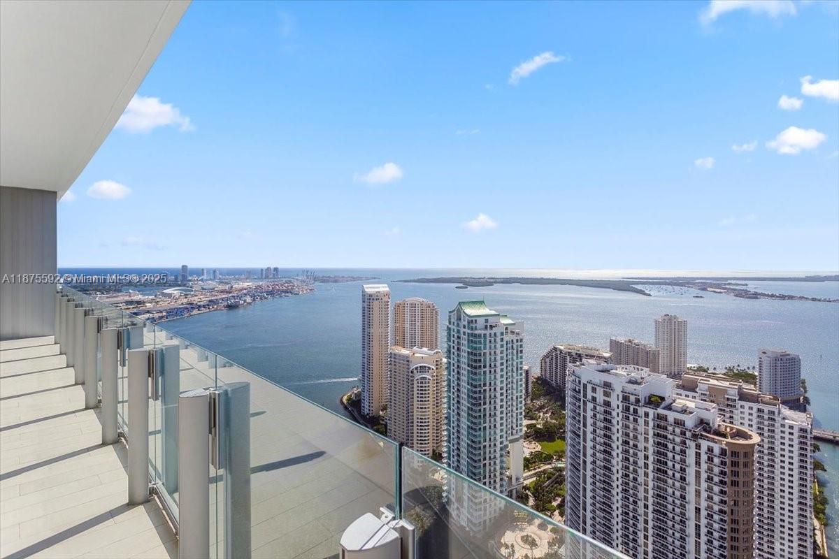 300 Biscayne Blvd Way, Unit 5002 Miami, FL 33131 - Photo 33 of 69 a view of a balcony with an ocean view