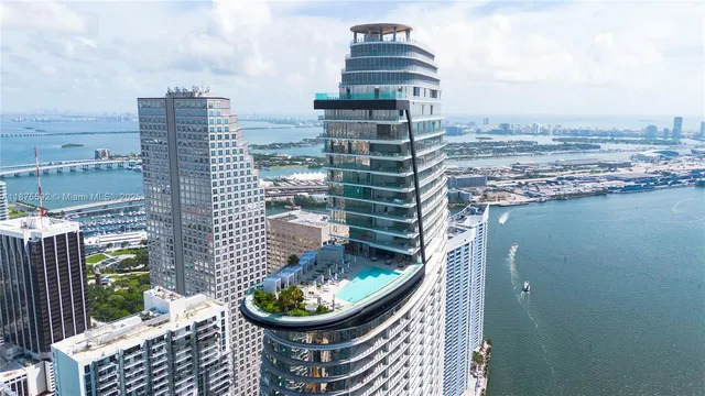 $10,788,000 | 300 Biscayne Blvd Way, Unit 5002, Miami, FL 33131