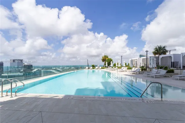 $10,788,000 | 300 Biscayne Blvd Way, Unit 5002, Miami, FL 33131