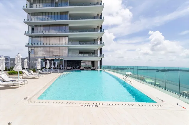 $10,788,000 | 300 Biscayne Blvd Way, Unit 5002, Miami, FL 33131