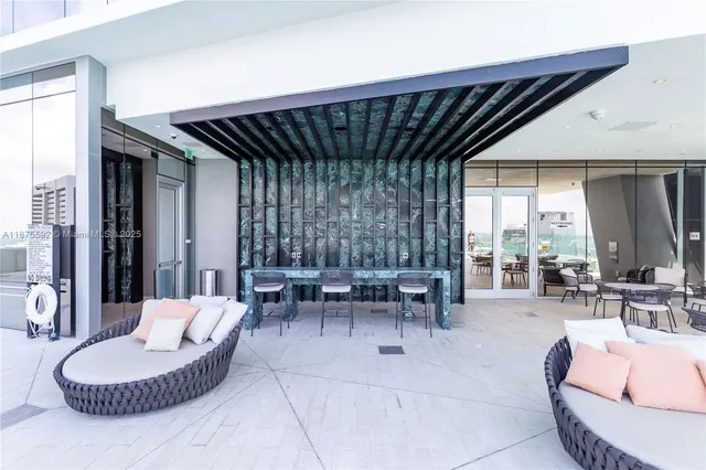 $10,788,000 | 300 Biscayne Blvd Way, Unit 5002, Miami, FL 33131