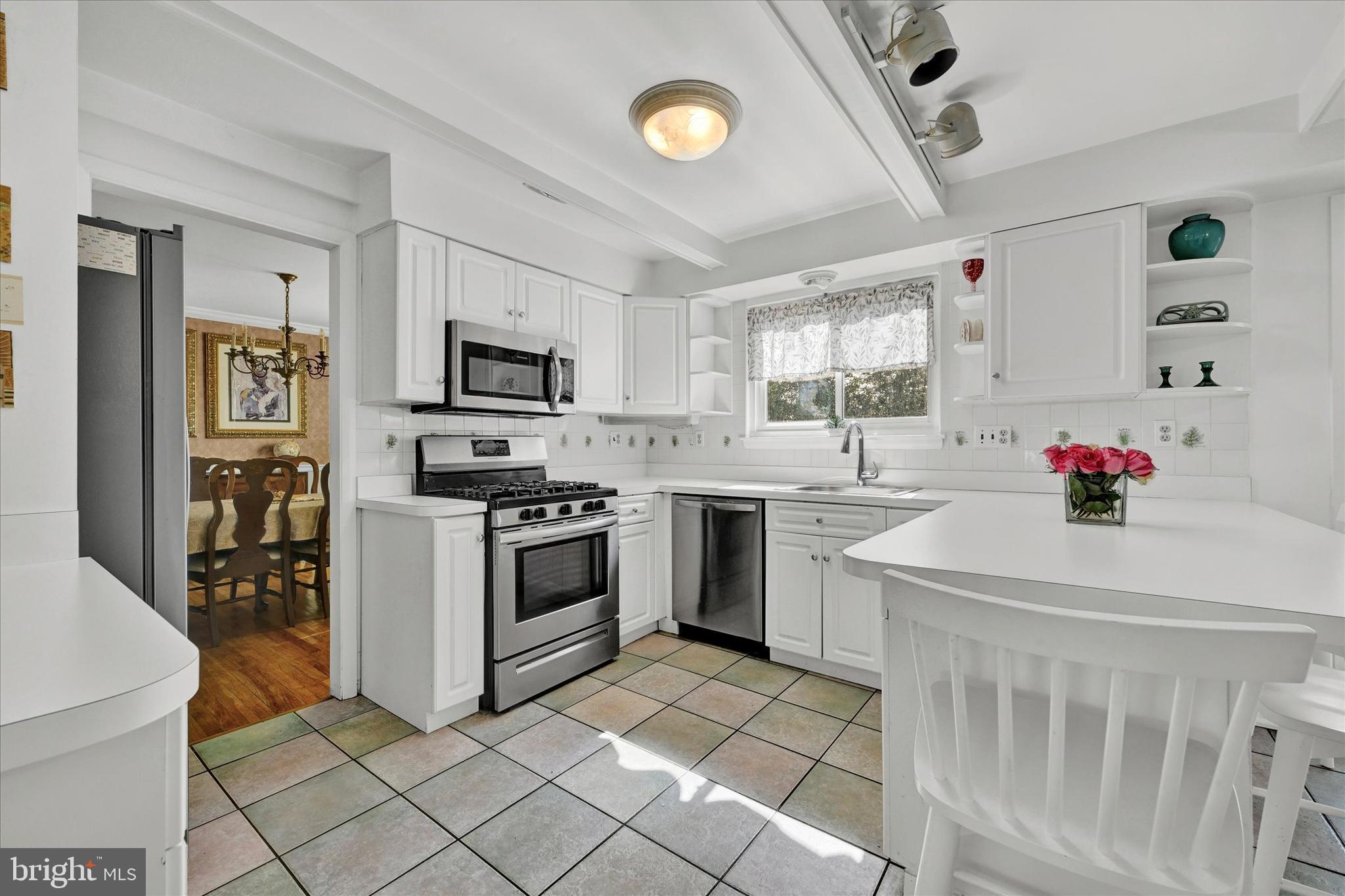 8229 Brattle Road Pikesville, MD 21208 - Photo 10 of 35