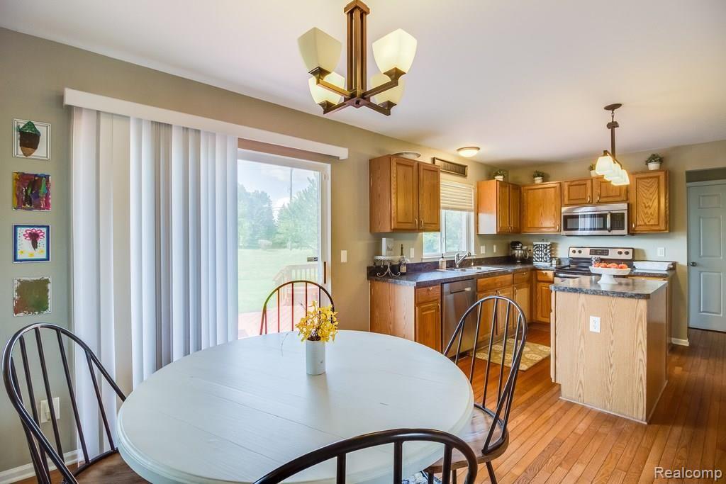 3975 Hopefield Court Canton, MI 48188 - Photo 11 of 24
