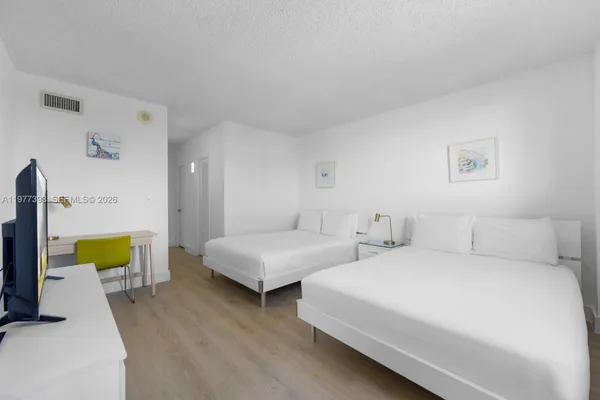 $4,000 | 19370 Collins Avenue, Unit 422, Sunny Isles Beach, FL 33160