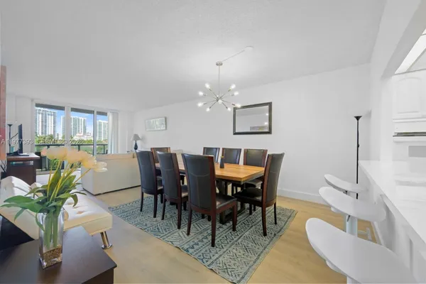 $4,000 | 19370 Collins Avenue, Unit 422, Sunny Isles Beach, FL 33160