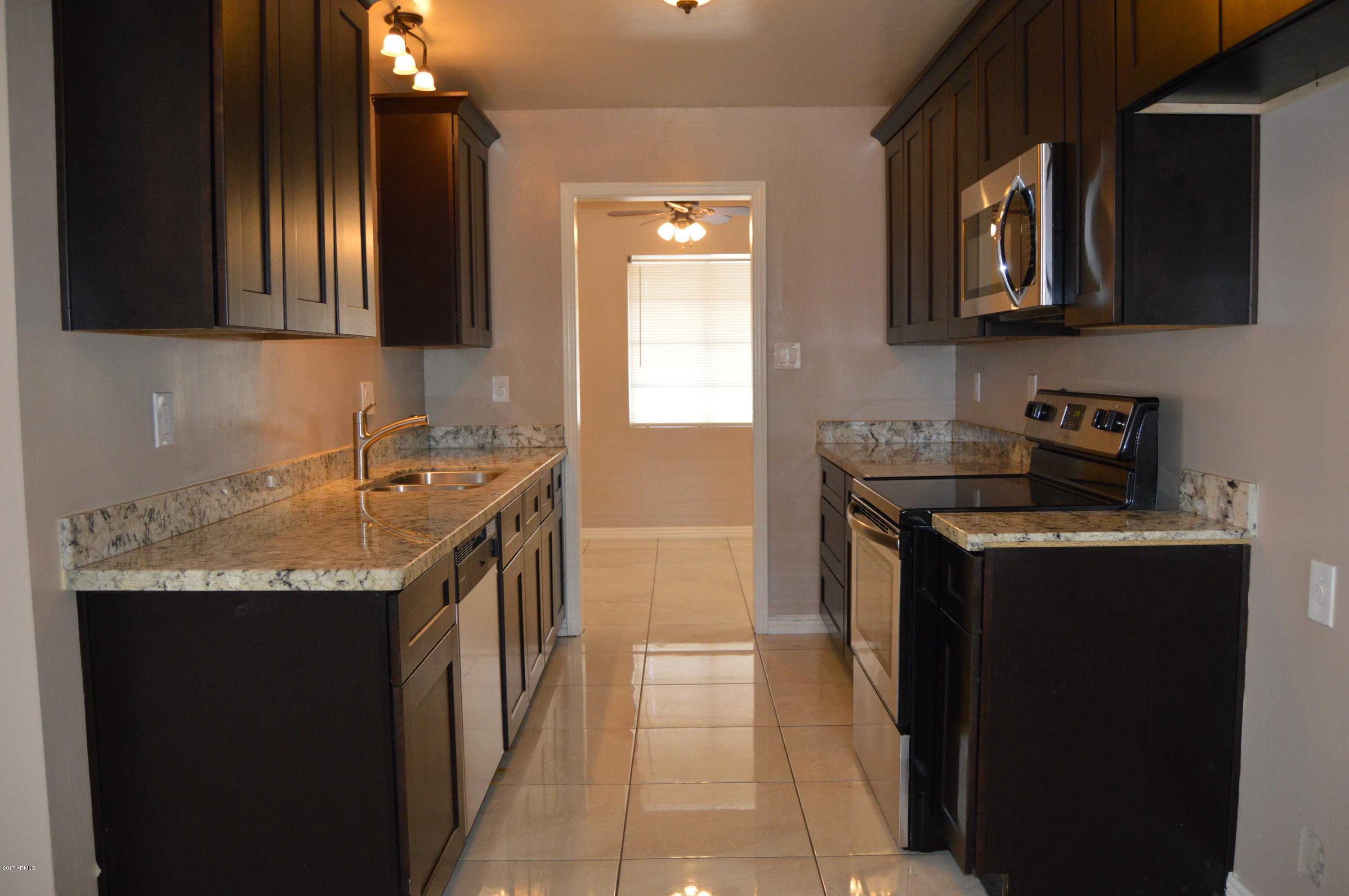 2721 West Ocotillo Road Phoenix, AZ 85017 - Photo 8 of 23 Kitchen