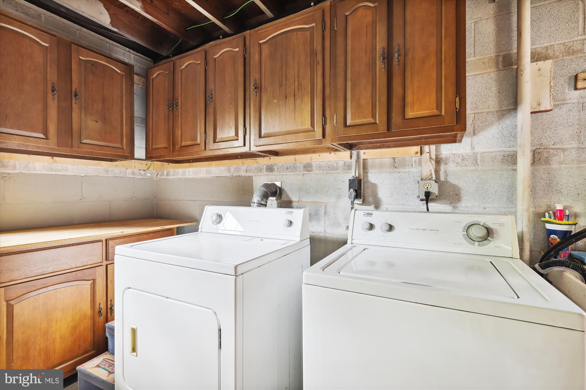 8322 Riverside Road Alexandria, VA 22308 - Photo 29 of 38 a utility room with dryer and washer