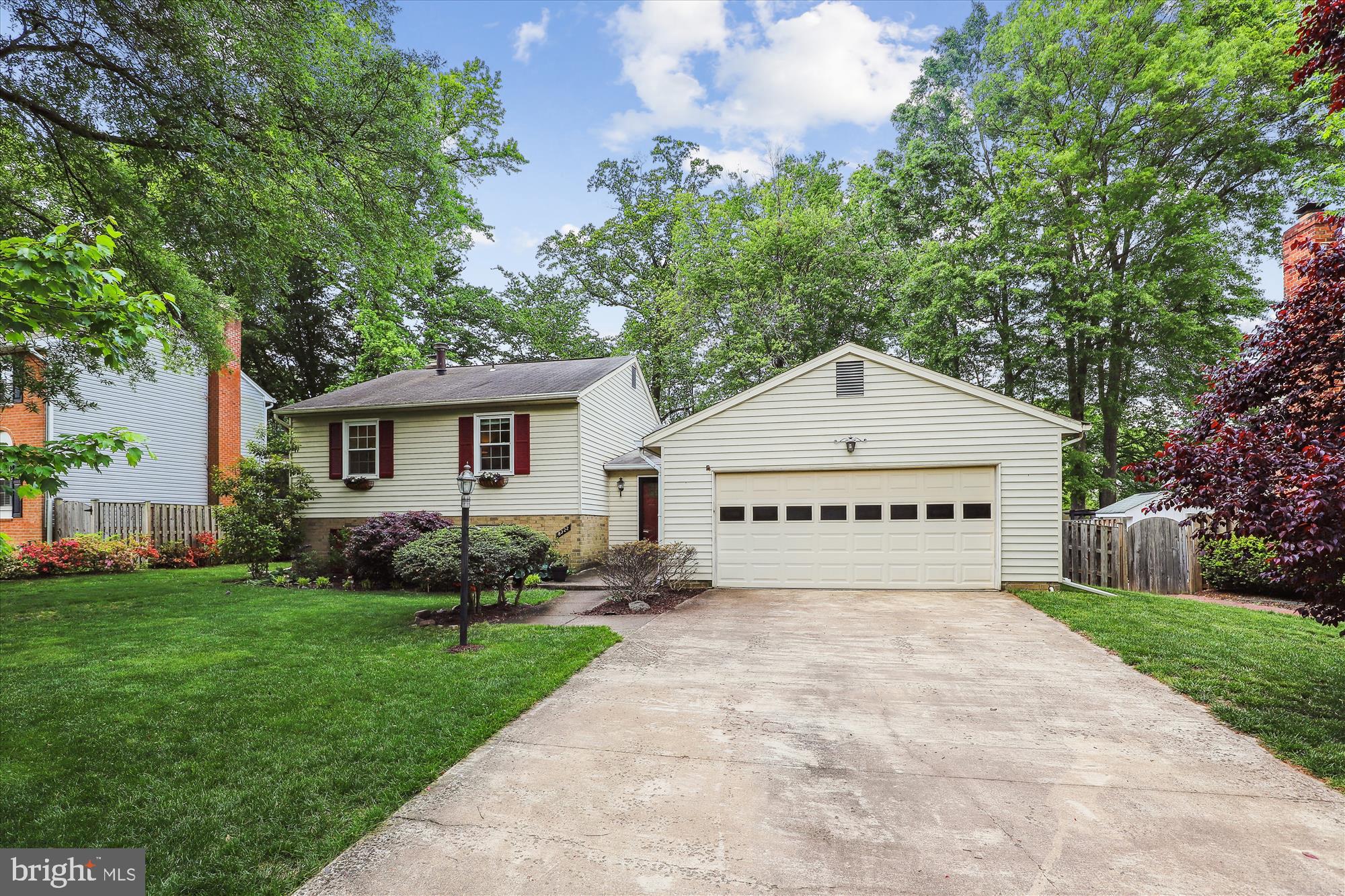 8322 Riverside Road Alexandria, VA 22308 - Photo 36 of 38 a house view with a garden space