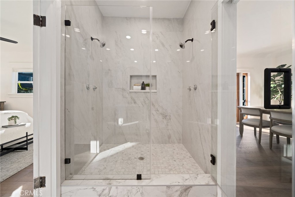 1148 Chestnut Avenue Long Beach, CA 90813 - Photo 18 of 32 a view of a bathroom with tub and shower