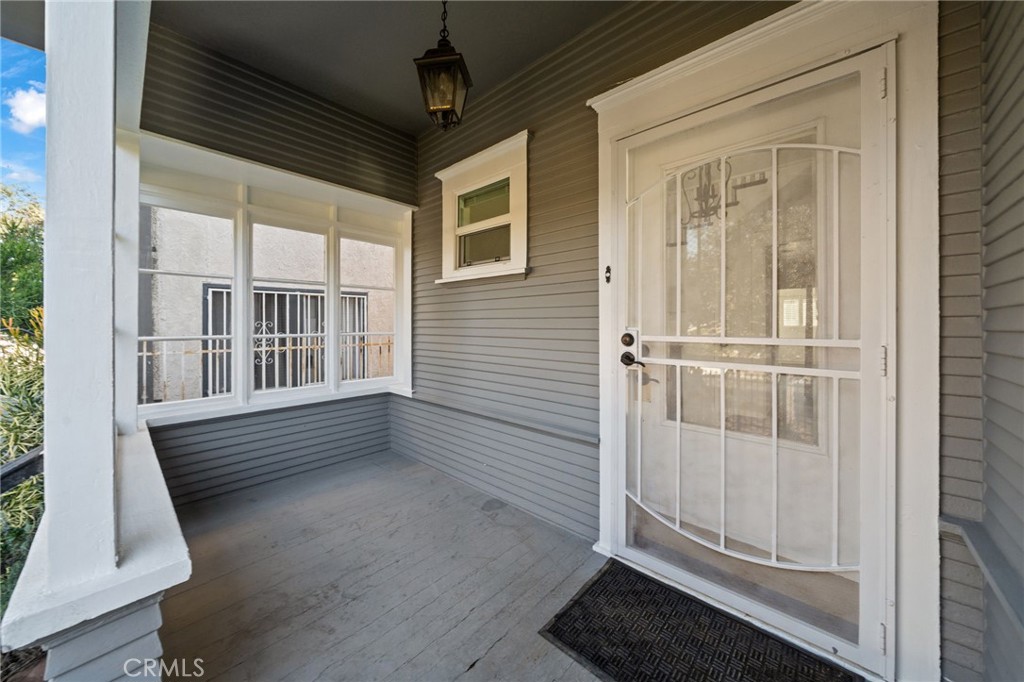 1148 Chestnut Avenue Long Beach, CA 90813 - Photo 5 of 32 a view of outdoor space