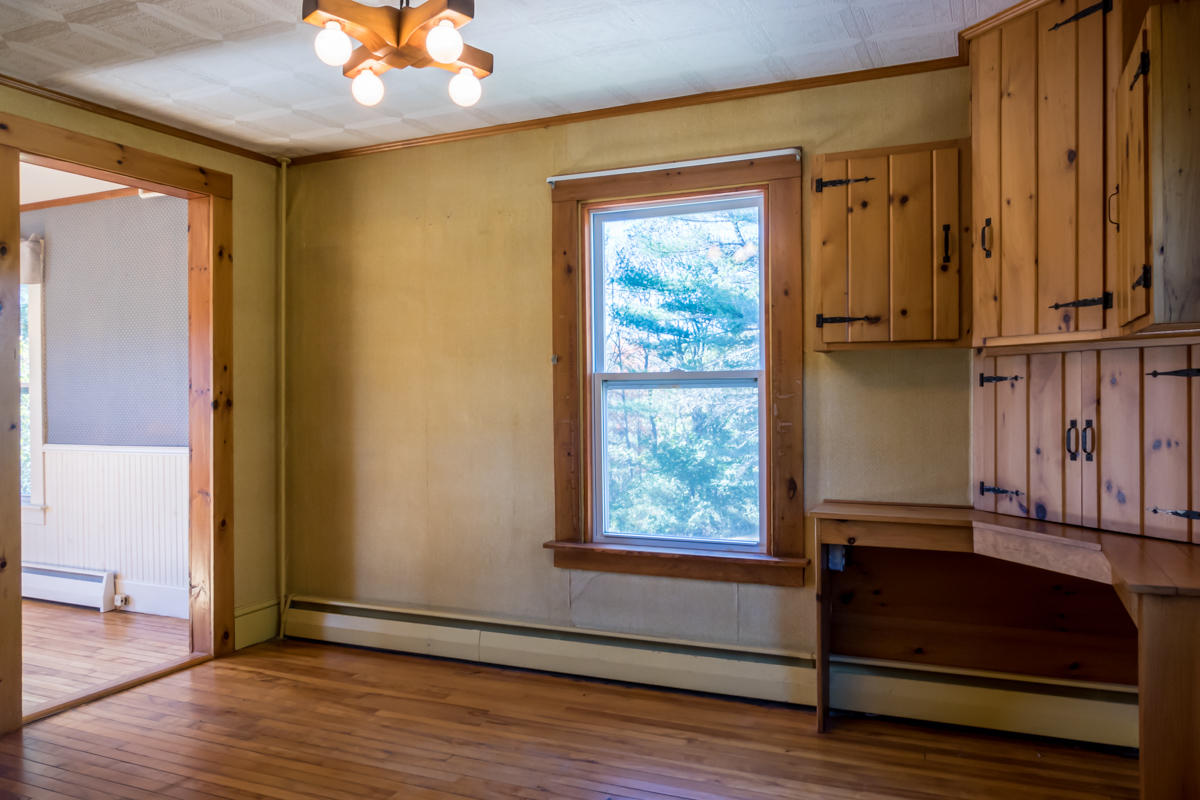 230 Elmwood Road Pownal, ME 04069 - Photo 12 of 42 14-Office - Den (1 of 2)