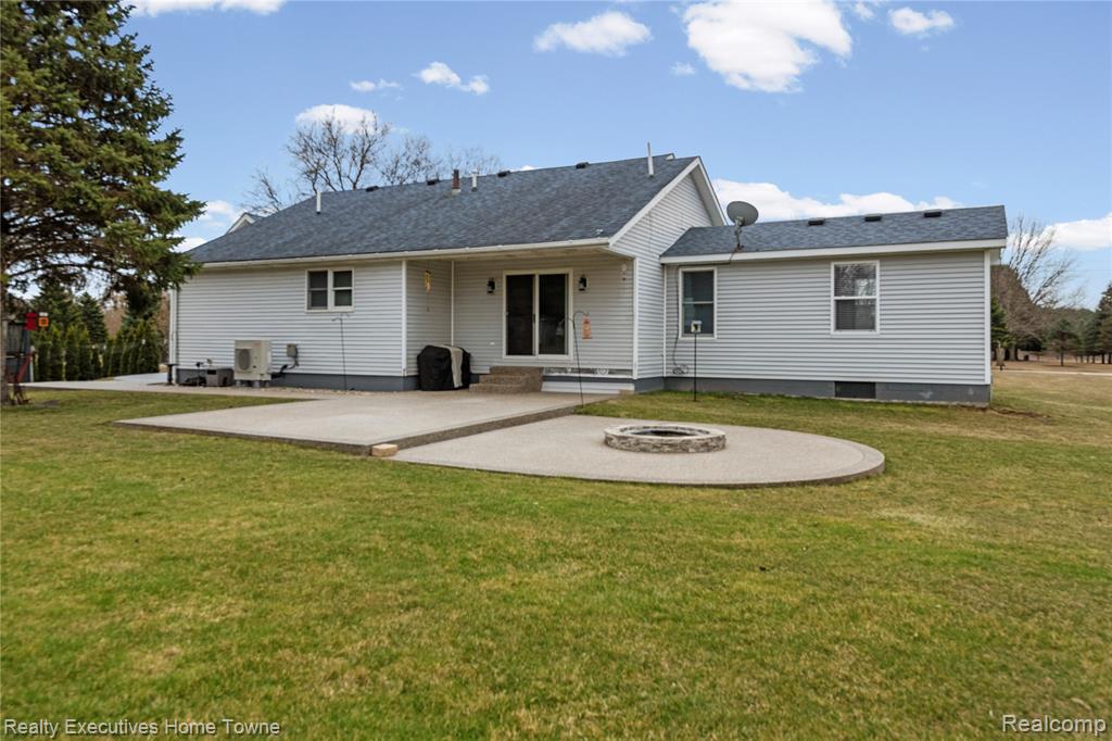 12060 Speaker Road Yale, MI 48097 - Photo 4 of 29
