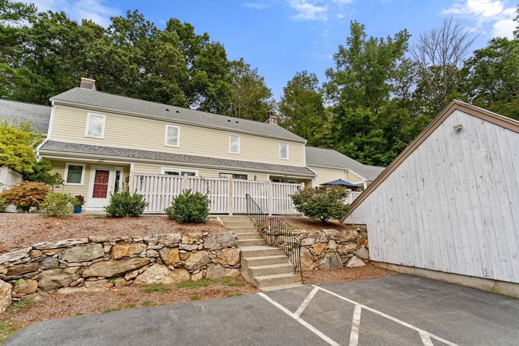 106 Fifer Lane, Unit 106 Lexington, MA 02420 - Photo 25 of 33