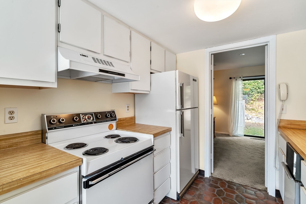 106 Fifer Lane, Unit 106 Lexington, MA 02420 - Photo 8 of 33