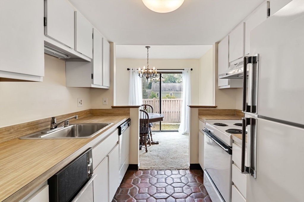 106 Fifer Lane, Unit 106 Lexington, MA 02420 - Photo 9 of 33