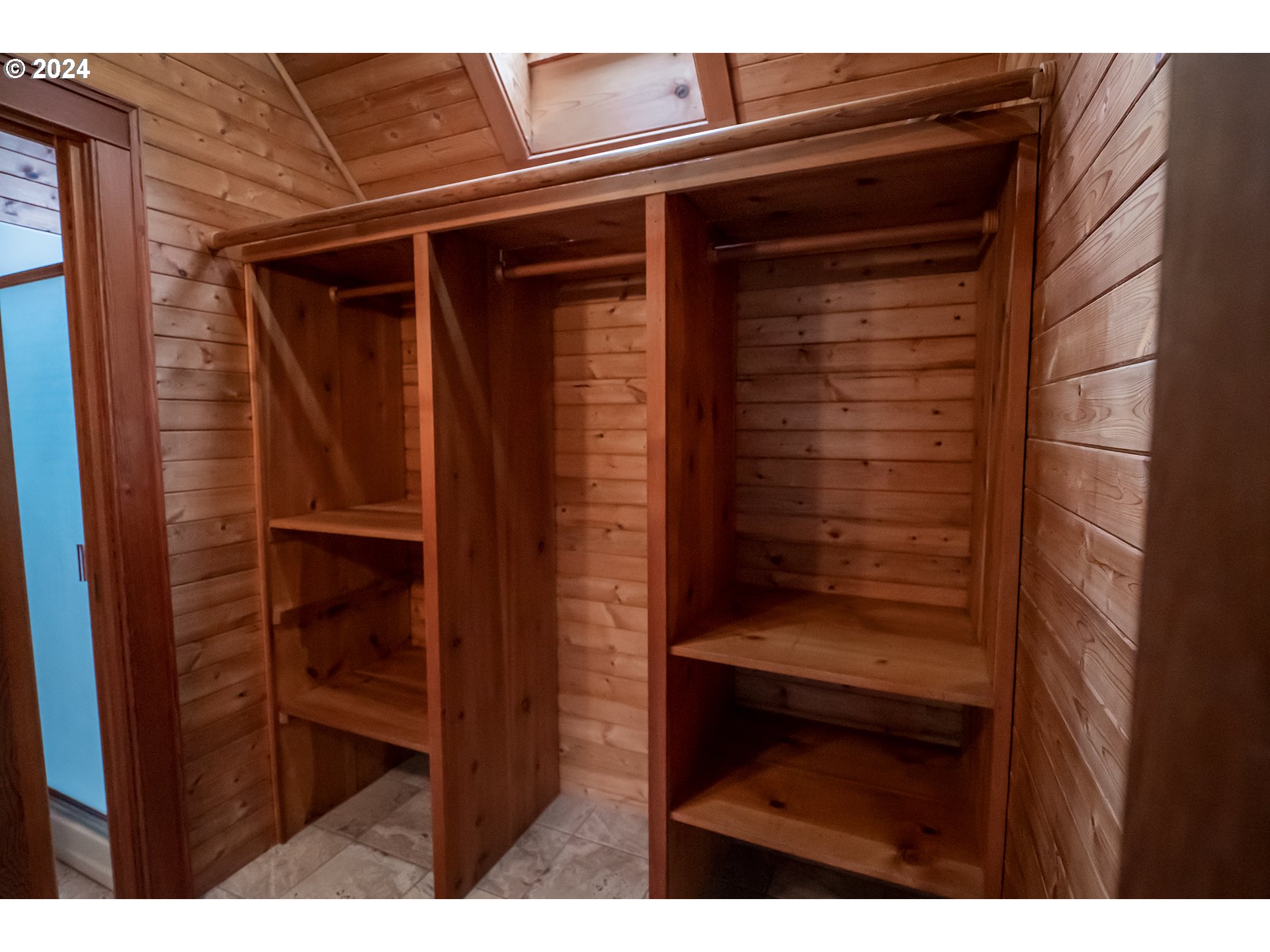 504 Spyglass Drive Eugene, OR 97401 - Photo 29 of 48 a view of wooden door