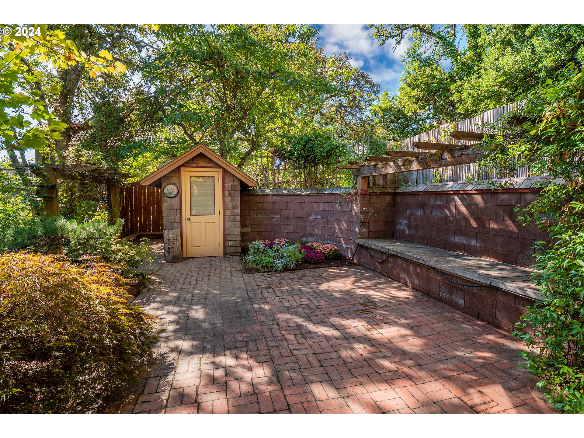 504 Spyglass Drive Eugene, OR 97401 - Photo 39 of 48 a view of backyard of a house