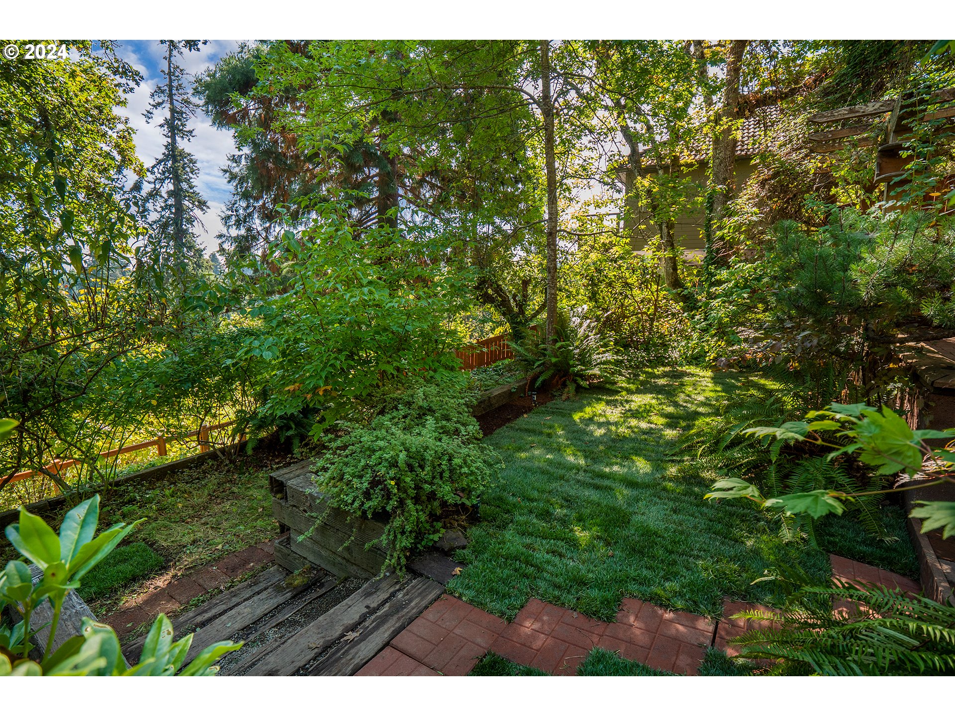 504 Spyglass Drive Eugene, OR 97401 - Photo 40 of 48 a view of outdoor space and yard