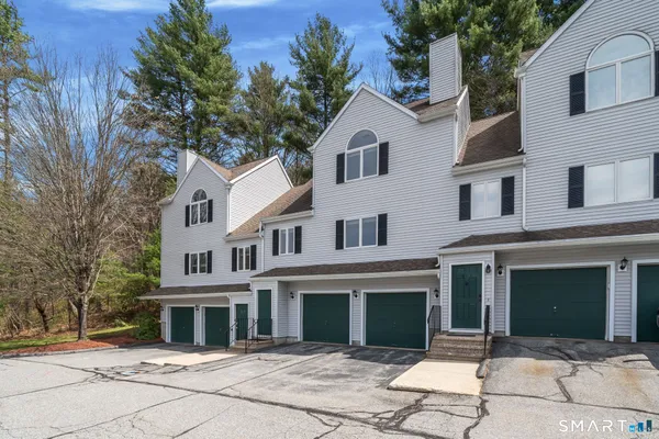 $279,900 | 402 Whetstone Mills, Unit 402, Dayville, CT 06241