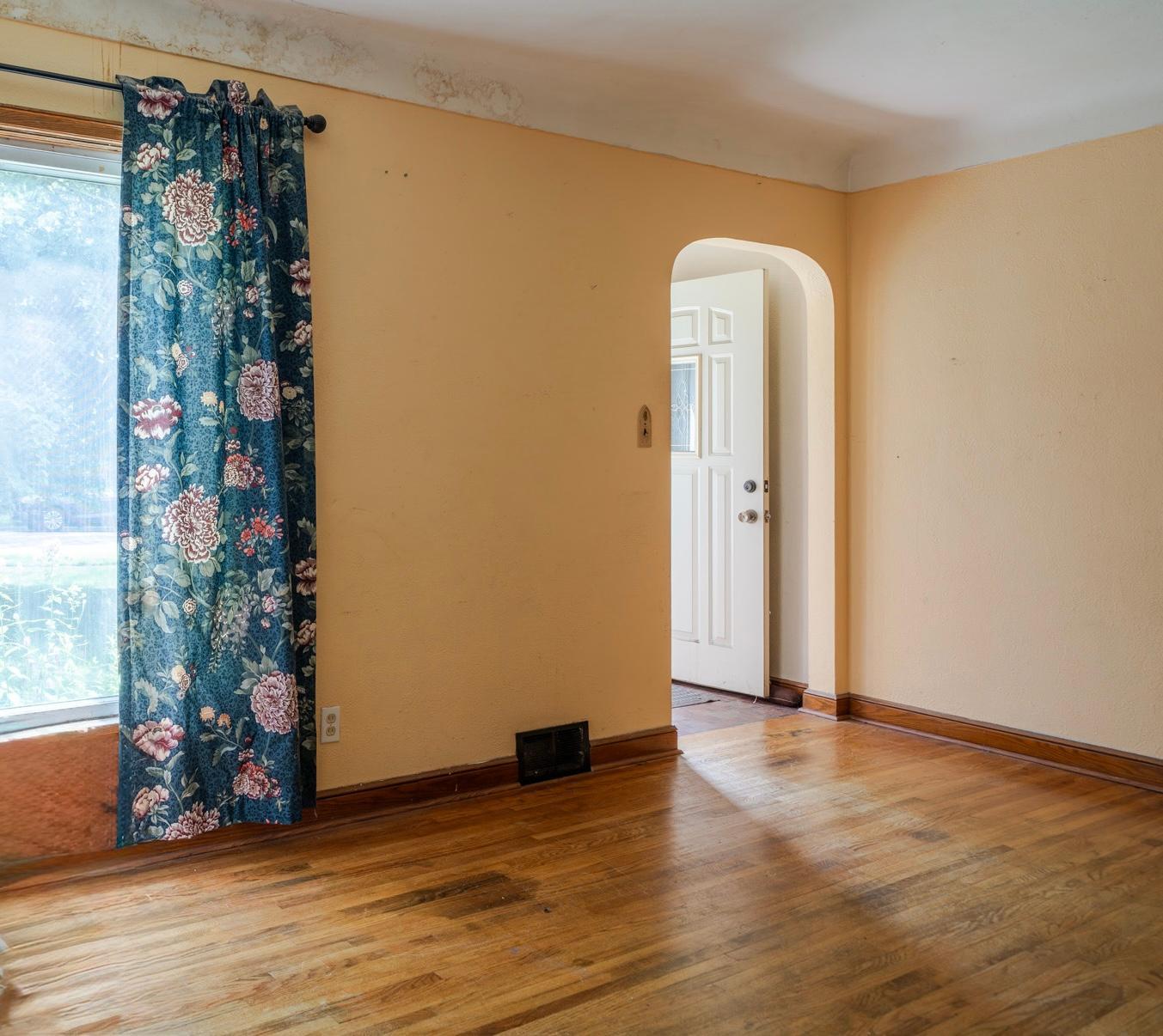 1357 Birmingham Street St. Paul, MN 55106 - Photo 3 of 26