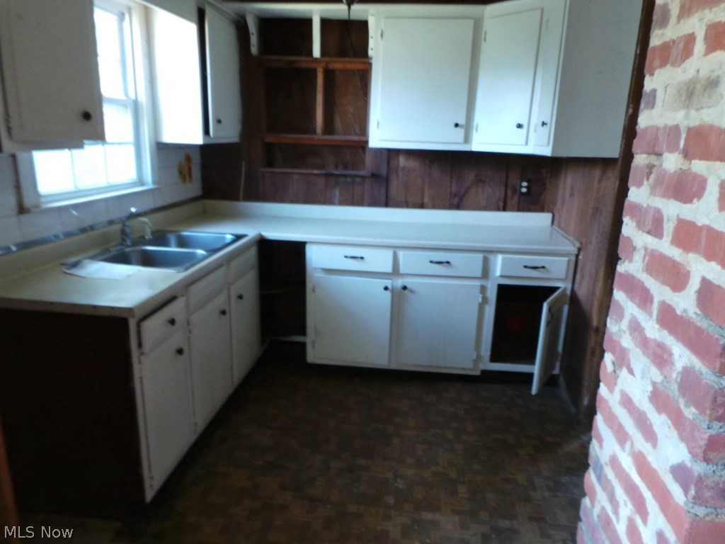 876 East Wilbeth Road Akron, OH 44306 - Photo 5 of 12 Gallery Image 5
