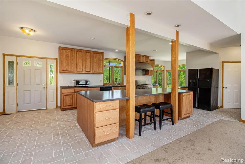 2049 West Ray Road Fenton, MI 48430 - Photo 5 of 23