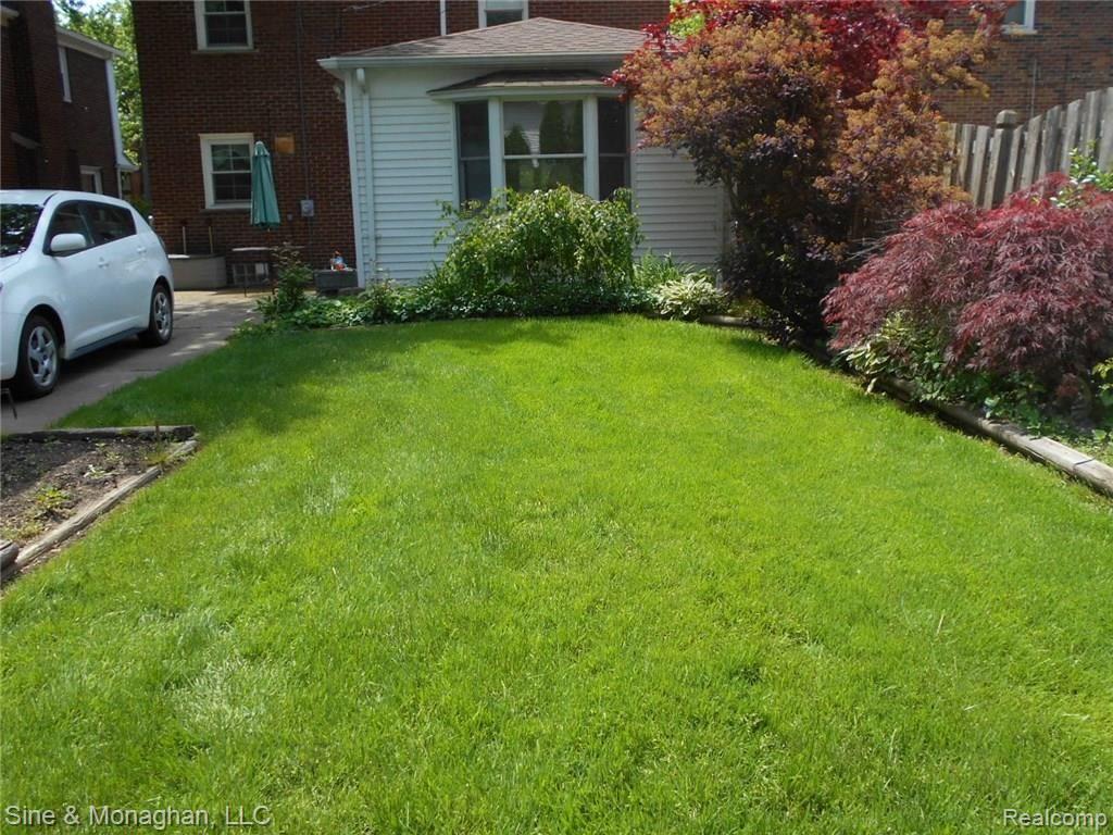 1742 Newcastle Road Grosse Pointe, MI 48236 - Photo 18 of 24 DSCN1290.JPG