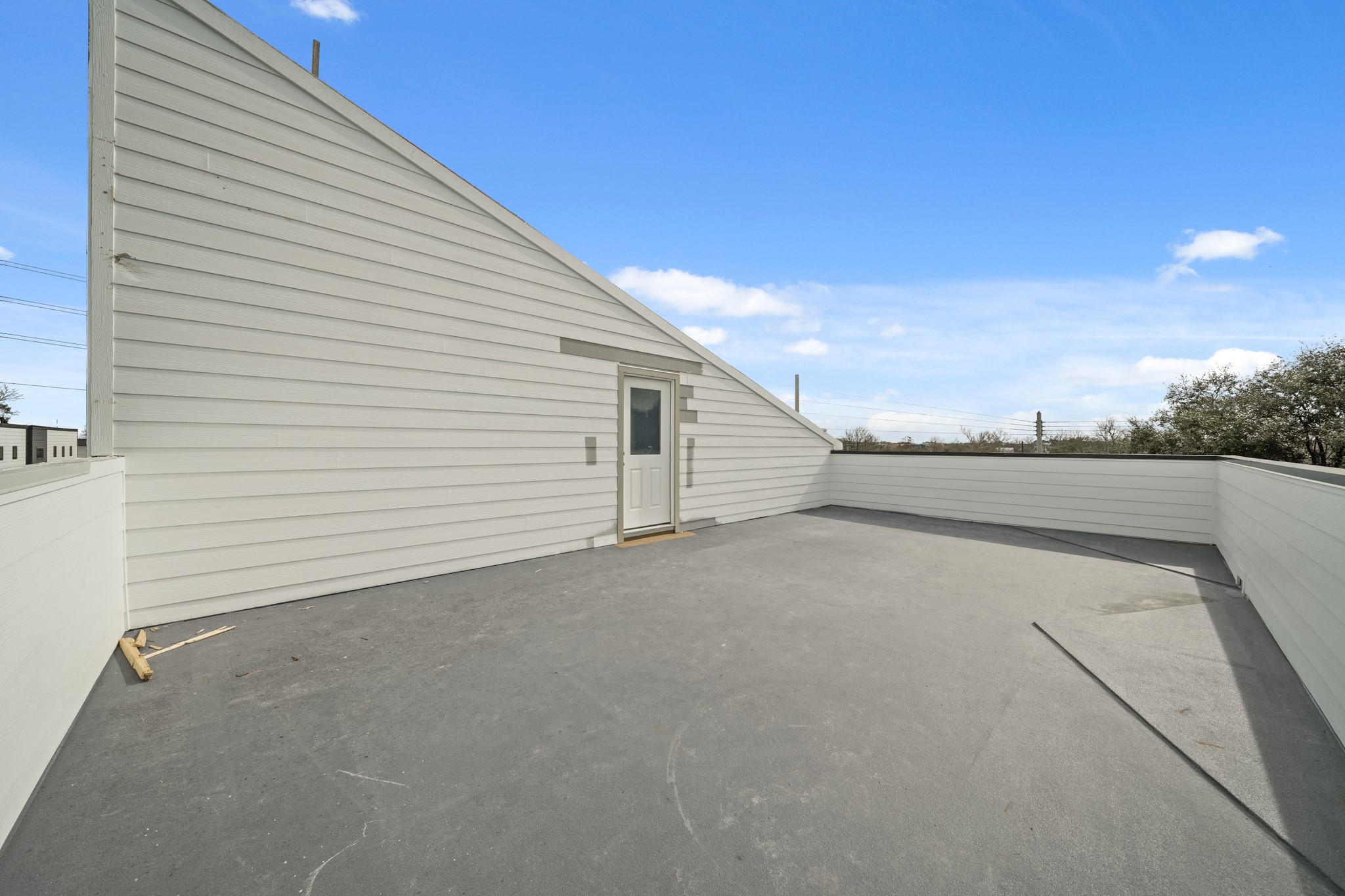 321 North Nagle Street Houston, TX 77003 - Photo 13 of 22 a view of a terrace
