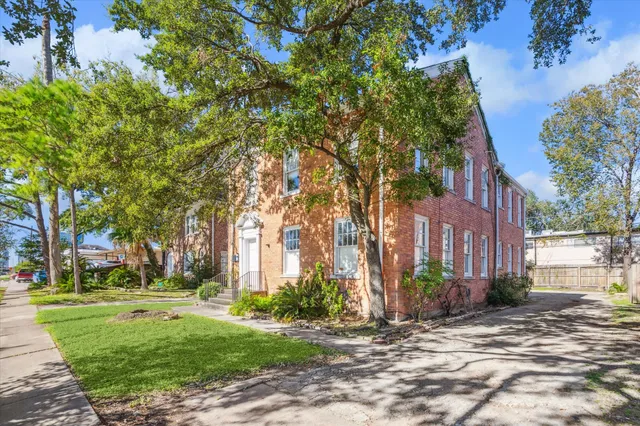 $800,000 | 1842 West Alabama Street, Houston, TX 77098