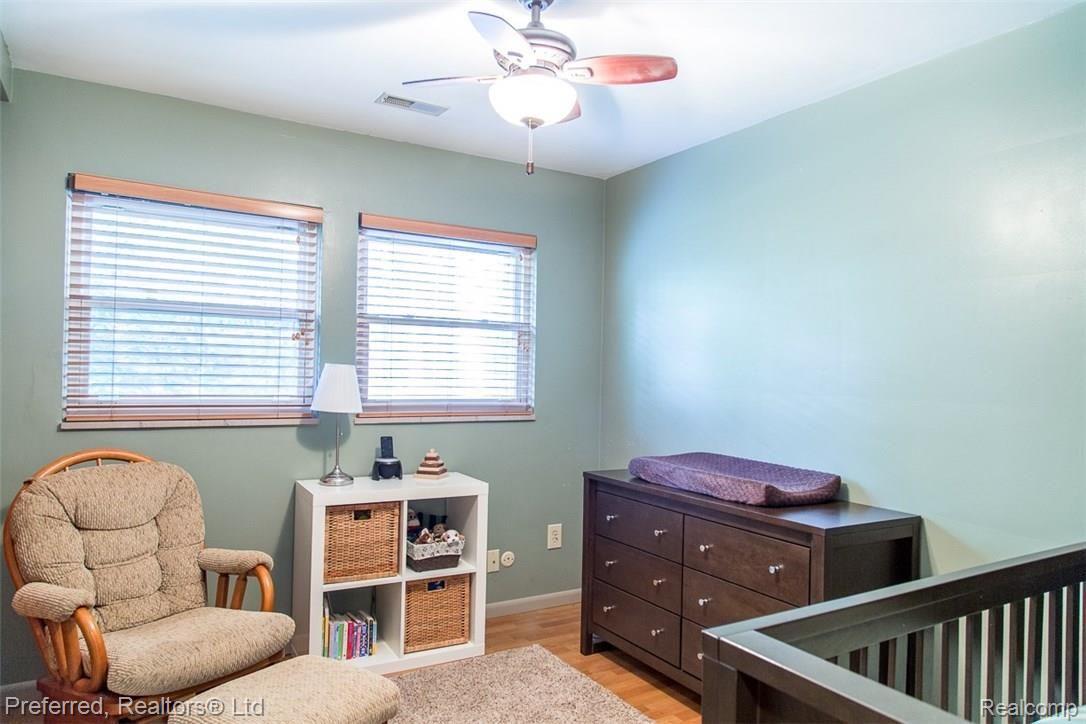 24875 Power Farmington, MI 48336 - Photo 10 of 25 2R2B4560-HDR.jpg