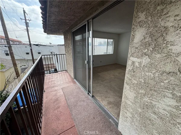 $2,350 | 1236 West 8th Street, Unit 8, San Pedro, CA 90731