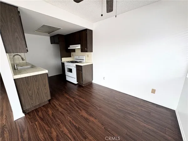 $2,350 | 1236 West 8th Street, Unit 8, San Pedro, CA 90731