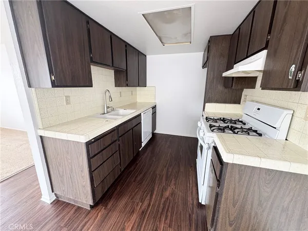 $2,350 | 1236 West 8th Street, Unit 8, San Pedro, CA 90731