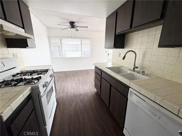 $2,350 | 1236 West 8th Street, Unit 8, San Pedro, CA 90731