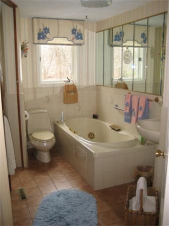 27 Berkeley Road Framingham, MA 01701 - Photo 20 of 23 Gallery Image 20