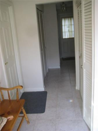 27 Berkeley Road Framingham, MA 01701 - Photo 3 of 23 Gallery Image 3